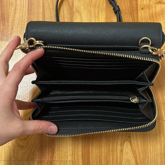 Michael Kors Crossbody - Picture 4 of 5